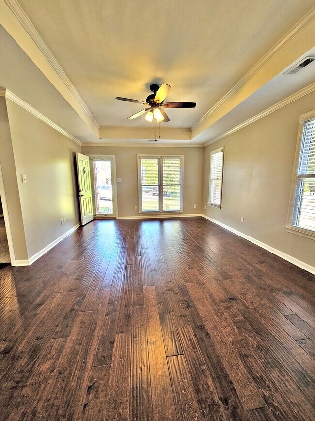 Building Photo - 2402 Harpeth Pl SW