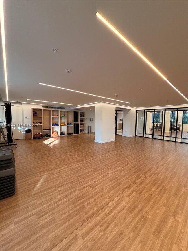 Building Photo - 1500 Bay Rd