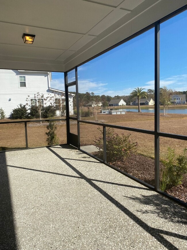 Building Photo - Stunning, Spacious Home in May River Preserve!