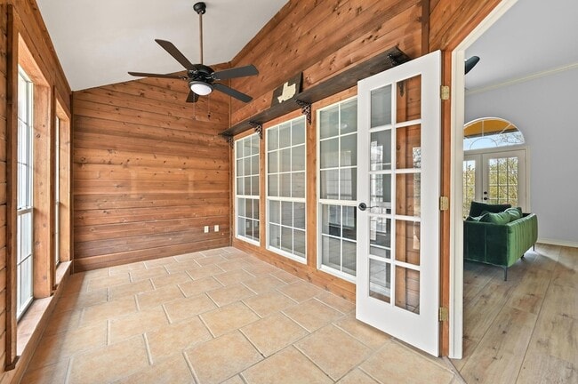 Building Photo - 140 Barton Ranch Cir