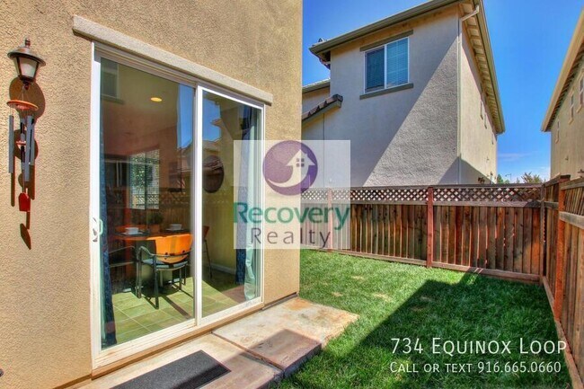 Building Photo - 734 Equinox Loop