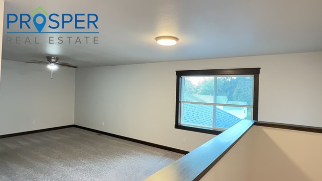 Building Photo - TH335X