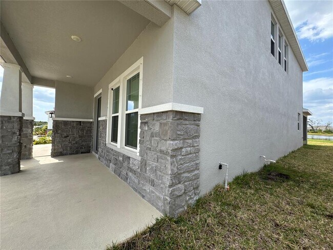 Building Photo - 13154 Brookside Moss Dr