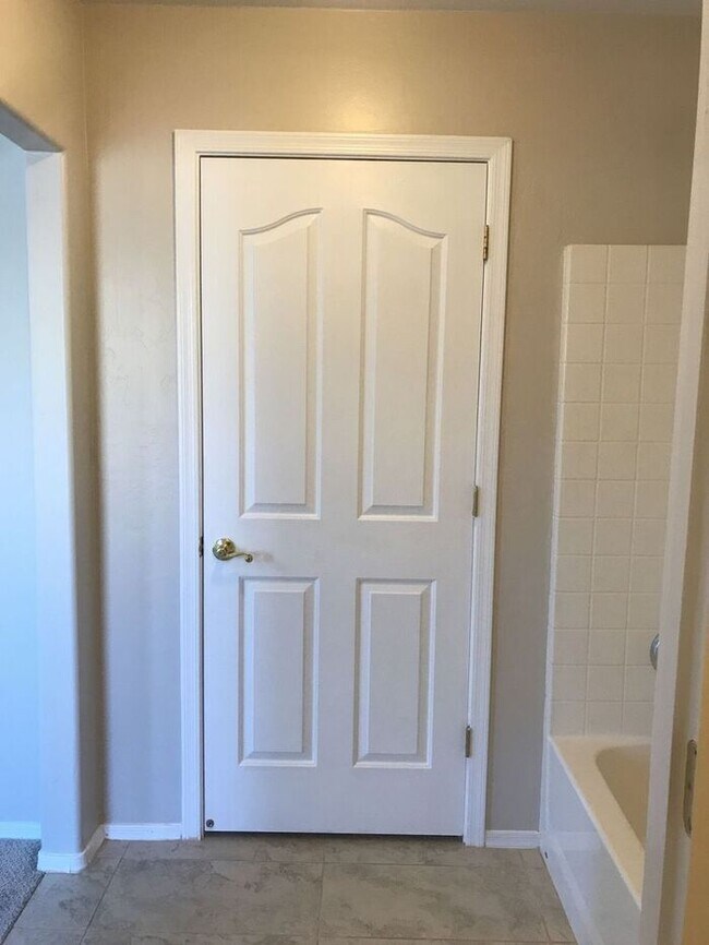 Building Photo - Spacious Marana Living with Loft & Low-Maintenance Appeal