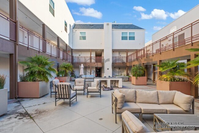 Building Photo - 1048 Monroe St