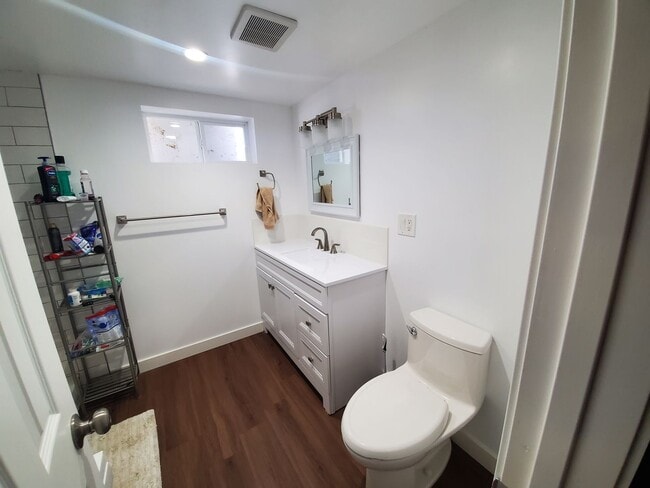 Building Photo - Aug 1st 2026/2027 Pre-leasing Close to 1.5 Blks to CSU & Old Town