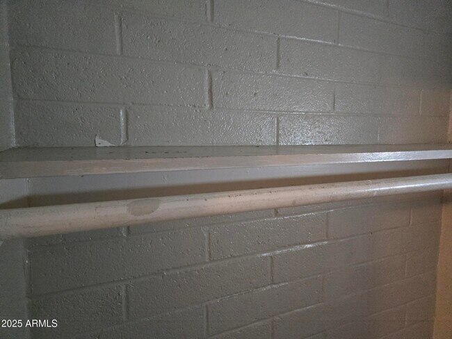 Building Photo - 902 E Southern Ave