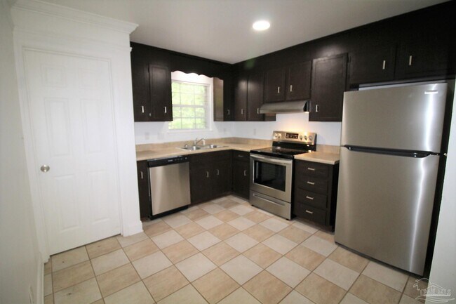 Building Photo - 4947 Yacht Harbor Dr