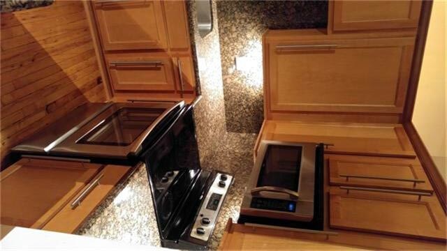 Building Photo - 705 Main St