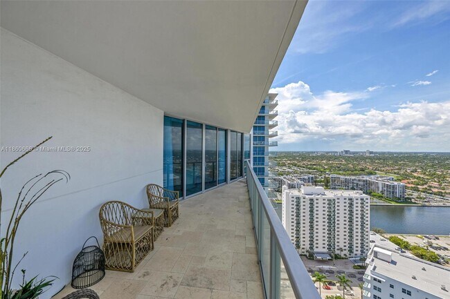 Building Photo - 3101 S Ocean Dr