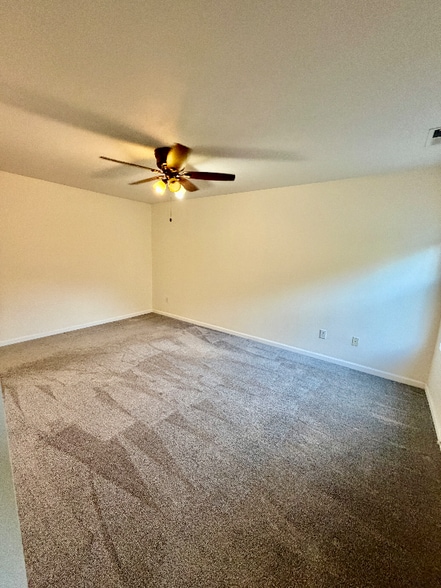 Building Photo - 7952 Bombay Ln