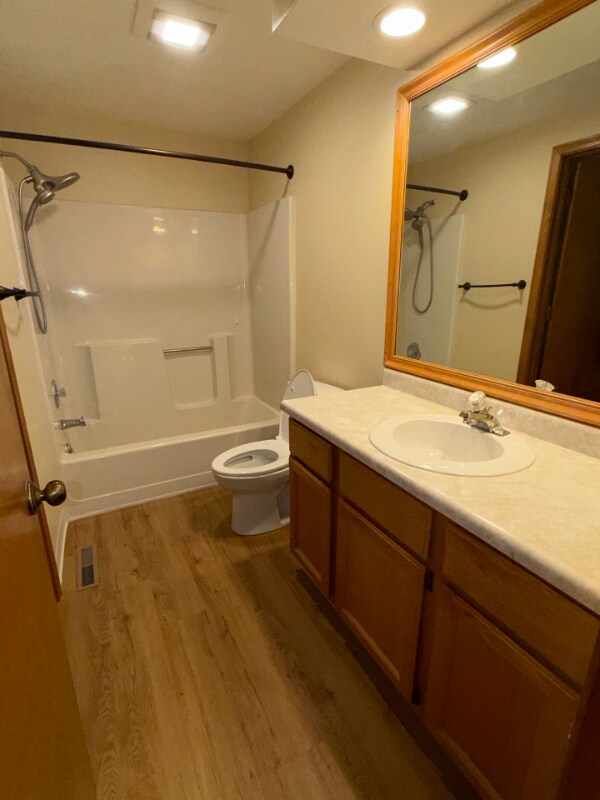 Building Photo - 142 Northwood Dr