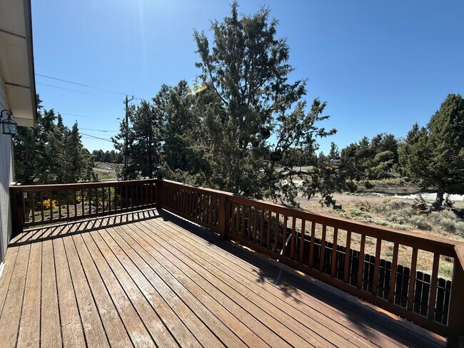 Building Photo - Spacious 4 Bed, 3 Bath Home - Terrango Glen
