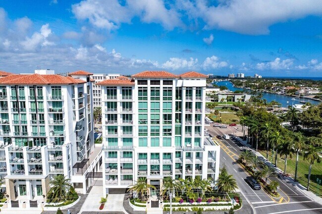 Building Photo - 495 E Royal Palm Rd