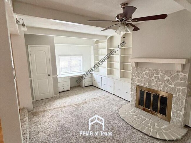 Building Photo - 1000 Lessel Dr