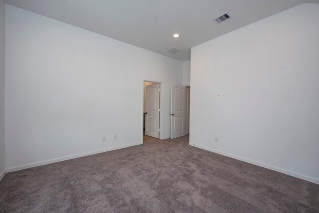 Building Photo - 585 Dry Fork Ln