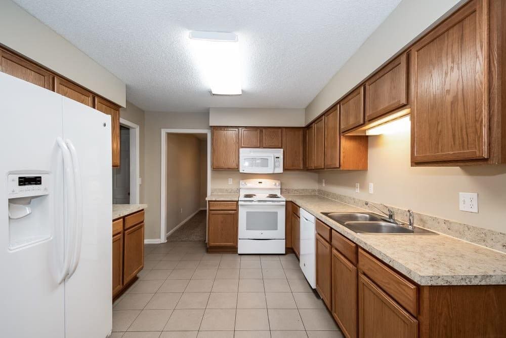 Building Photo - 2048 Pompano Pkwy