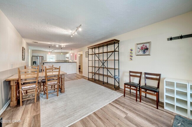 Building Photo - 420 Water Oak Cir