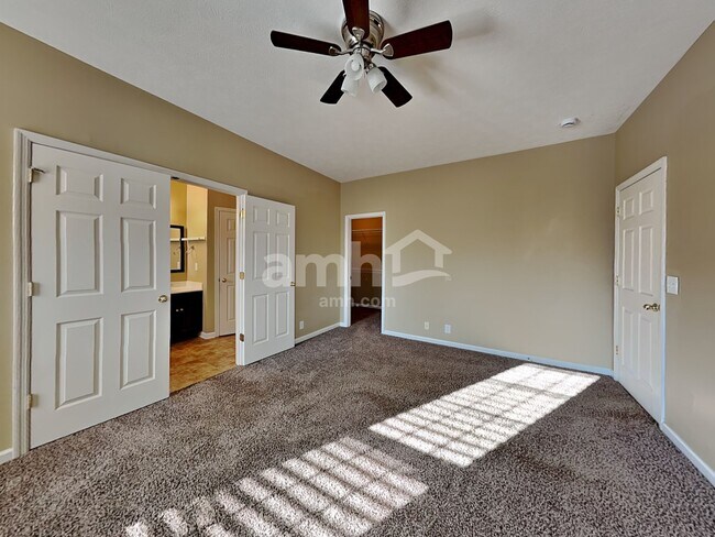 Building Photo - 661 Sugar Mill Dr