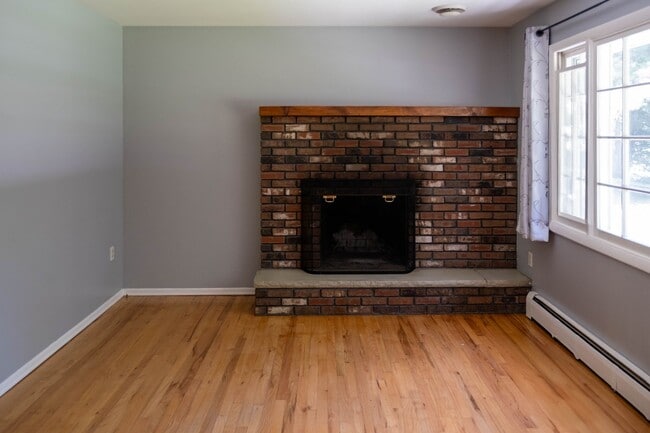 Building Photo - Must See Ranch Single Family Home