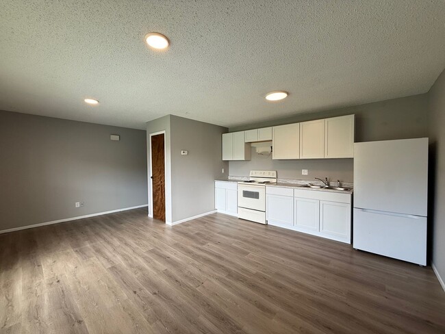 Building Photo - 3420 Fontenac Dr