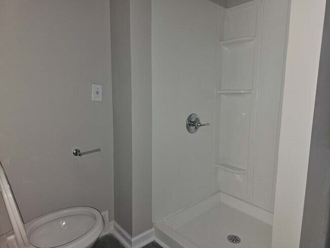 Building Photo - 250 Anderson Ave