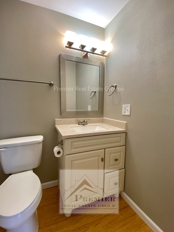 Building Photo - 790 San Bruno Pl