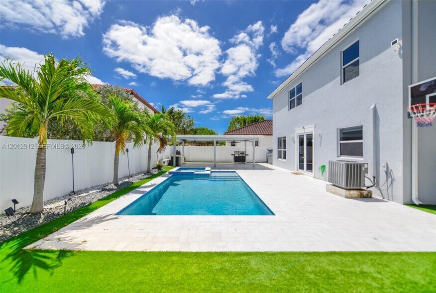 Building Photo - 9101 SW 169th Pl