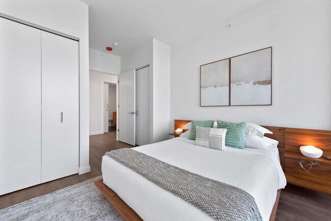 Building Photo - 1000 S Michigan Ave