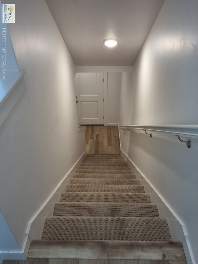 Building Photo - 1629 N Mumbarto Ln