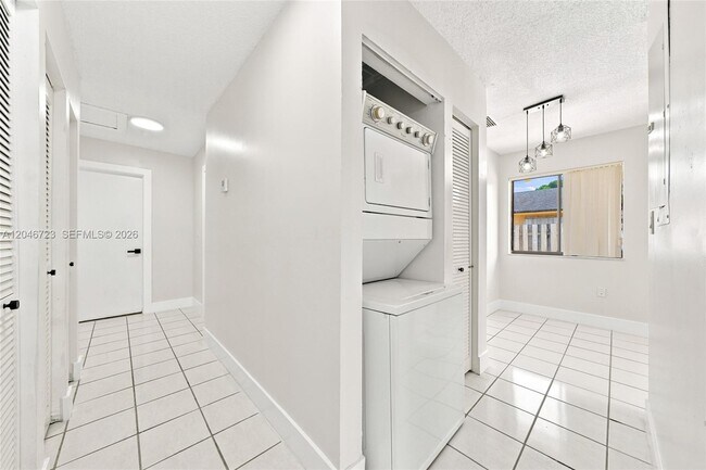 Building Photo - 20117 SW 88th Ct