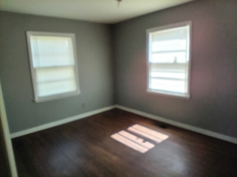 Building Photo - 5763 W 2nd St