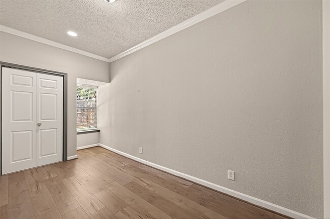 Building Photo - 4024 Breakwood Dr