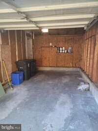 Building Photo - 11113 Maiden Dr