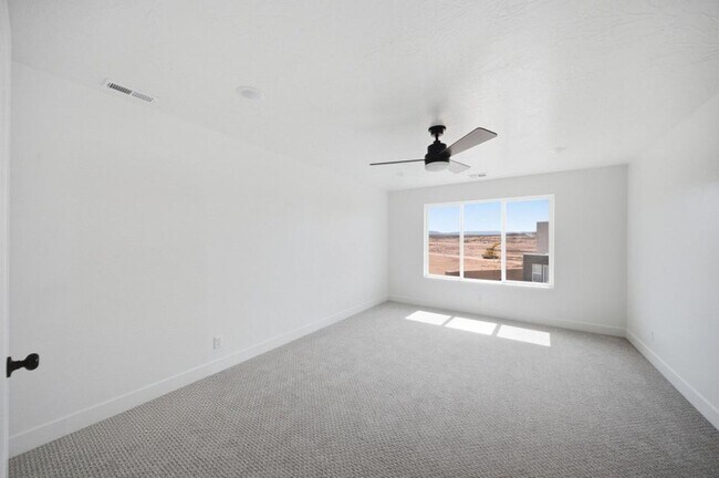 Building Photo - 946 Malibu Dr