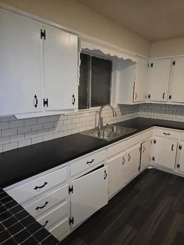 Building Photo - 316 S Barbara St