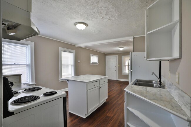 Building Photo - 2611 Beulah Rd