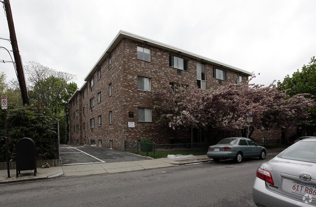 Primary Photo - Gardner St, 75-90