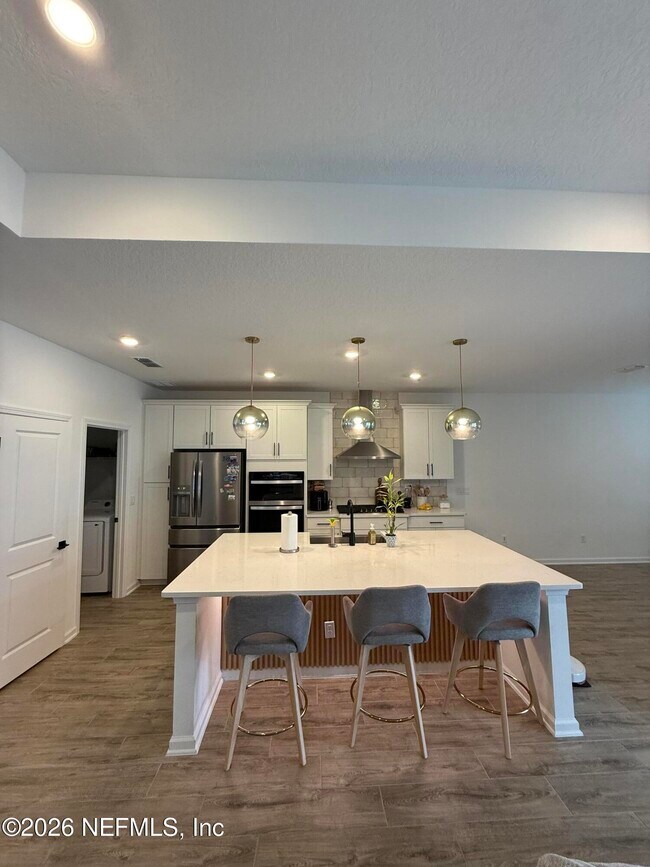 Building Photo - 2105 Featheredge Wy