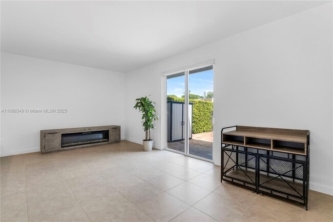 Building Photo - 3827 NE 166th St