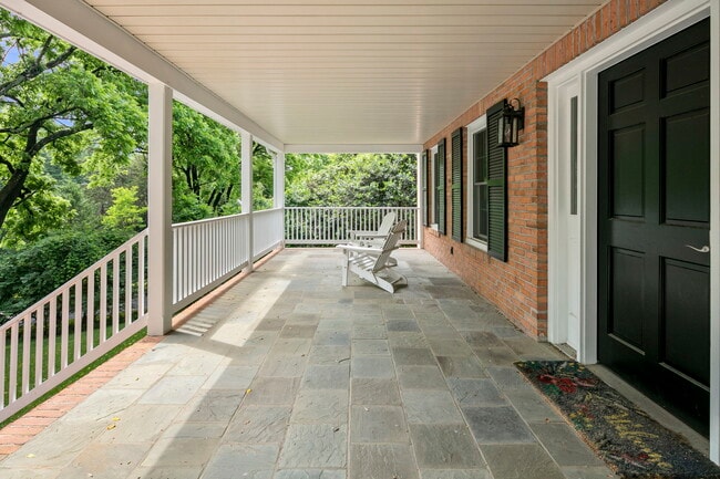 Building Photo - 6916 Seven Locks Rd