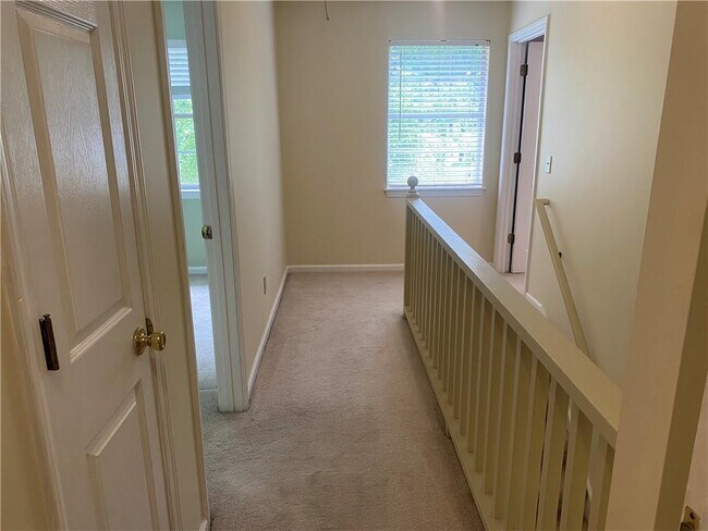Building Photo - 114 Spring Creek Ct