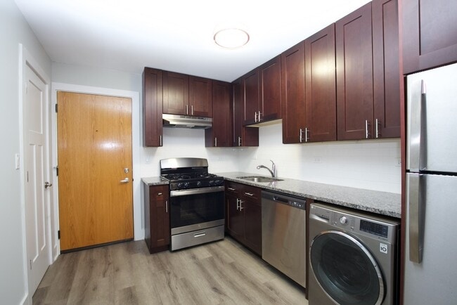 Building Photo - 725 St Johns Ave