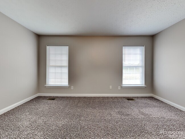 Building Photo - 4609 Clairmont Dr