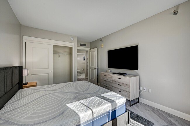 Building Photo - 1 Bedroom Furnished Condo in Lake Las Vegas