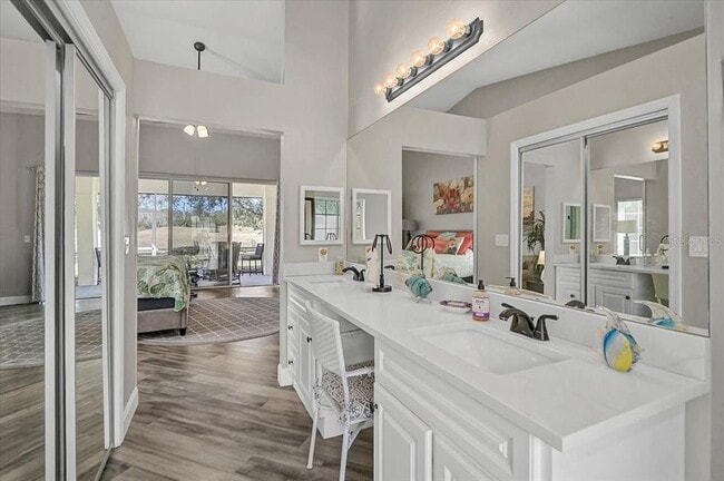 Building Photo - 4427 Highland Oaks Cir