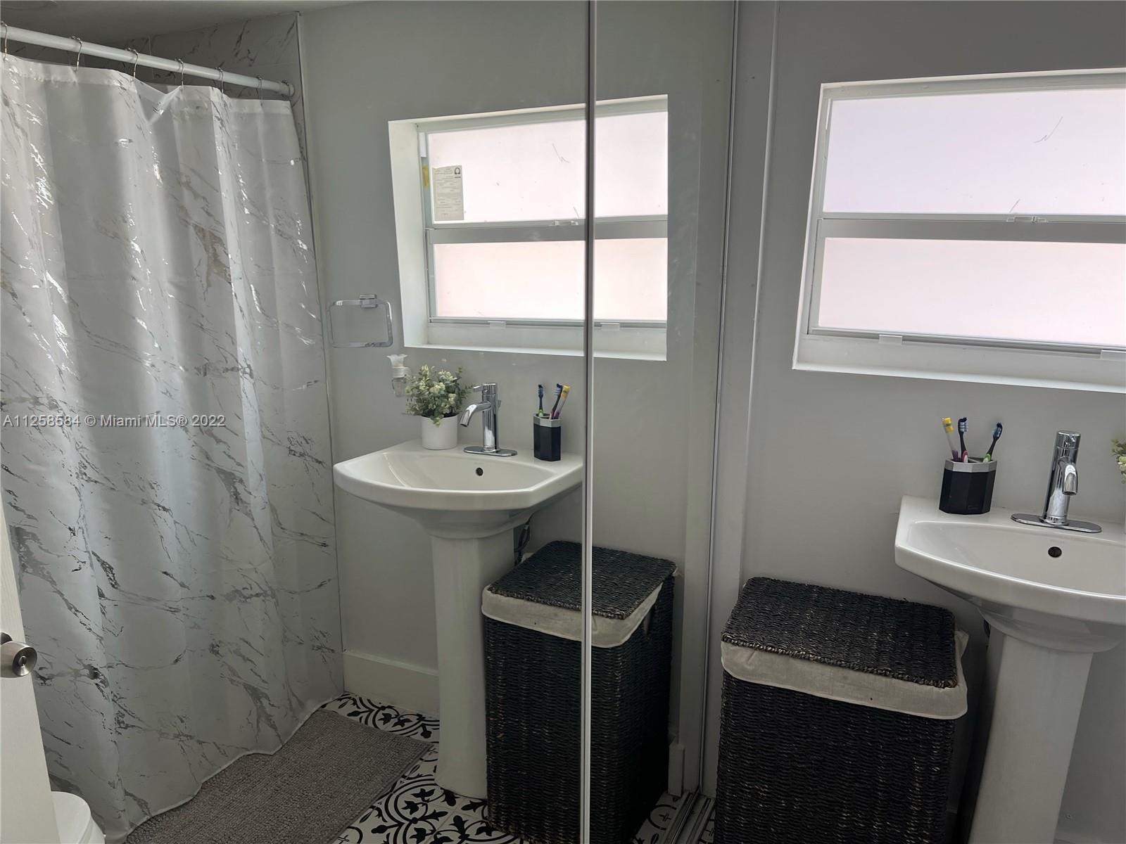 Building Photo - 6411 SW 20th St