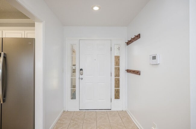 Building Photo - 203 Hayne Dr
