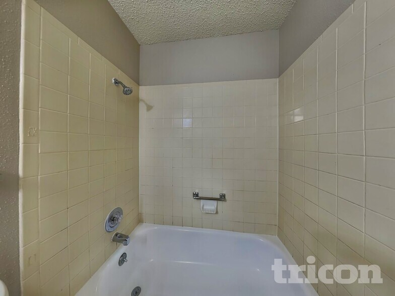 Building Photo - 9506 Sugarloaf Dr
