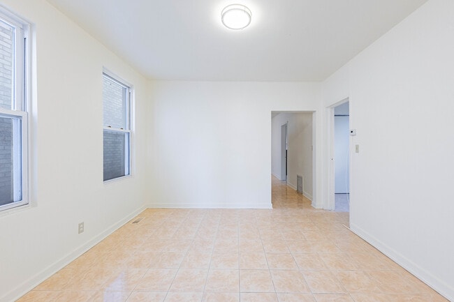 Building Photo - 3748 S Parnell Ave